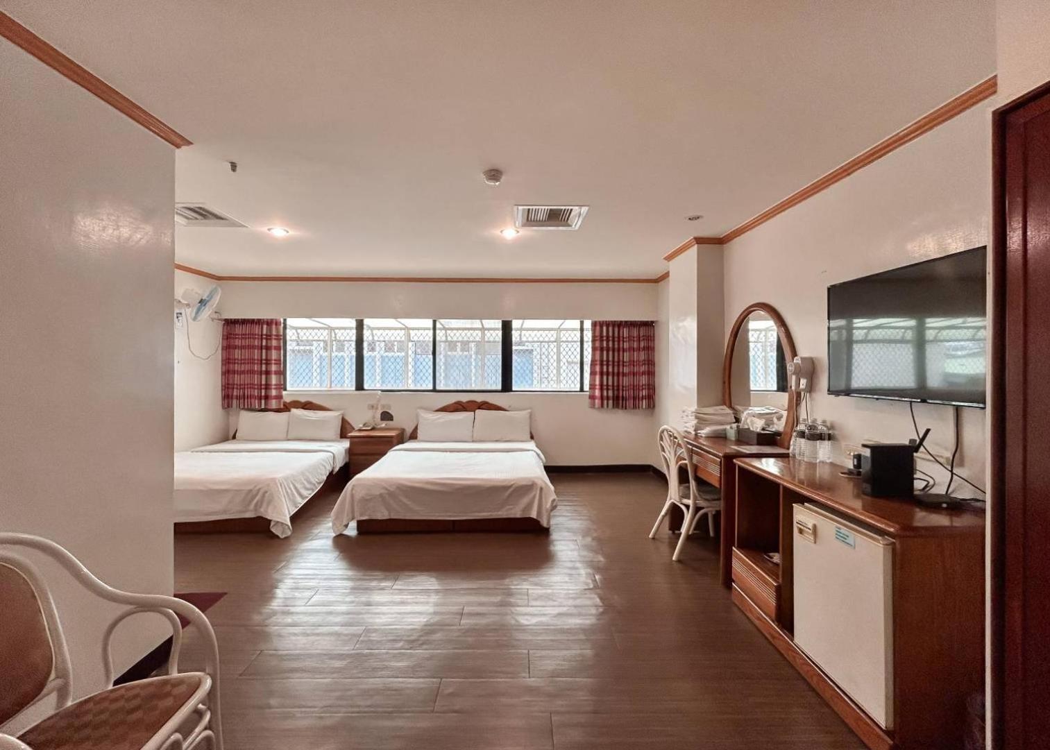 Tzu Chi Hotel Pingtung Ngoại thất bức ảnh